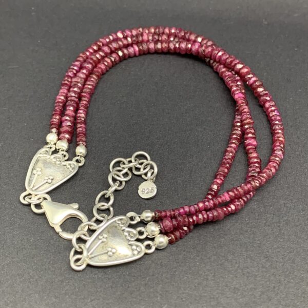 www.silverfinchjewelrydesign.com/3strandrubybracelet/