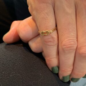 LooseCelticLoveKnot/